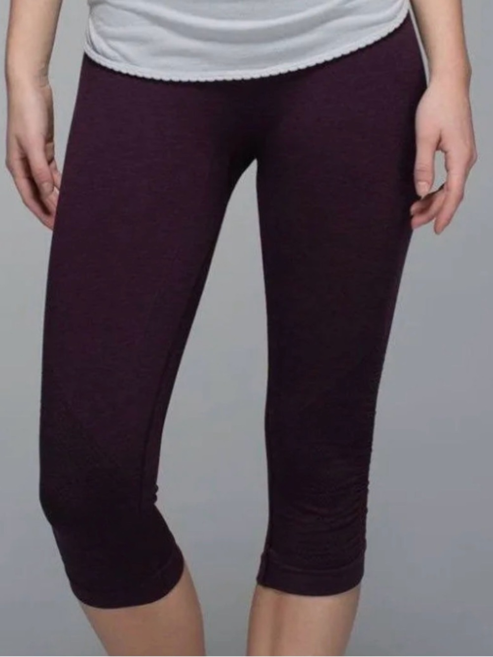 🛫 Lululemon In The Flow II Cropped leggings size 6